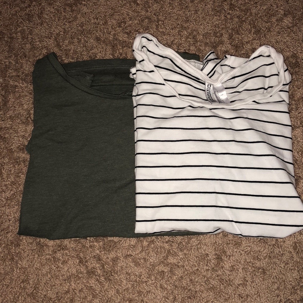 2 H&M t-shirts